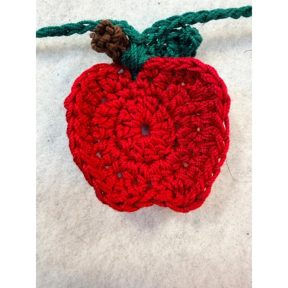 Handmade Crochet Apple Garland Red Green Fruit Fall teacher Decor 46 Inch 4927